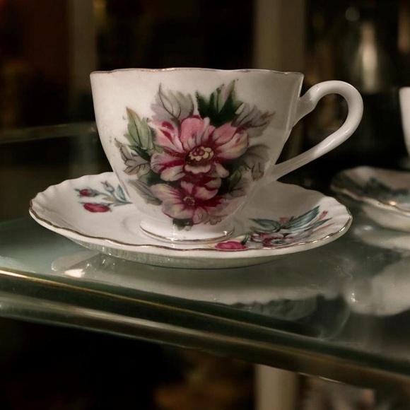 The Unbranded Brand Other - Vintage Delicate Floral Porcelain China Teacup and Saucer in Pink and Purple